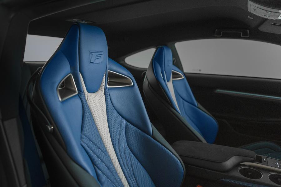Интерьер Lexus RC F 10th Anniversary Limited 2018 года  (EU) (фото 14 из 14)